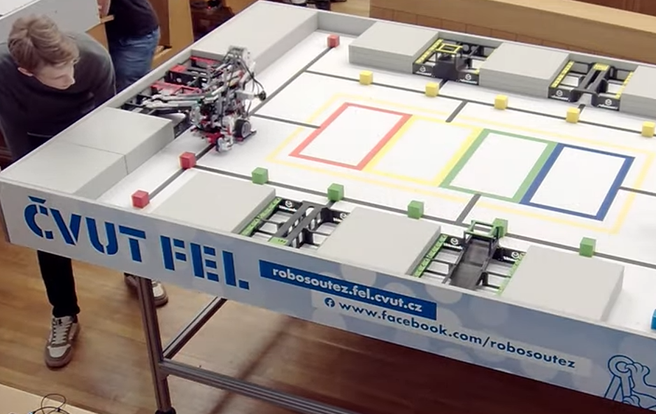 Náš robot - Výstřižek ze živého vysílaní ČVUT na YouTube