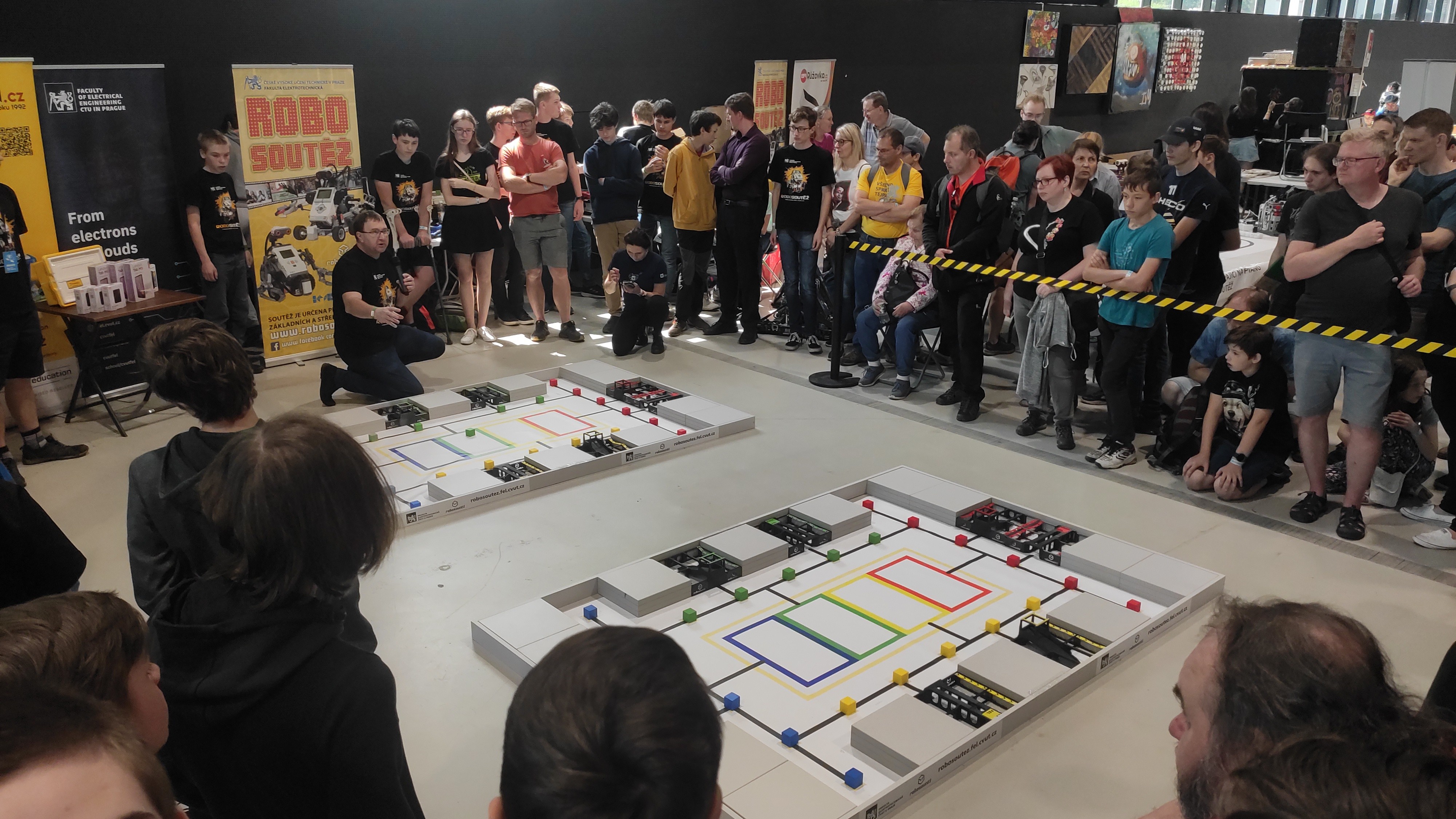 Finále na Maker Faire - hřiště na zemi